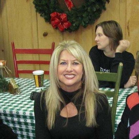 Meet your Posher, Cathy - Picture 1 of 1